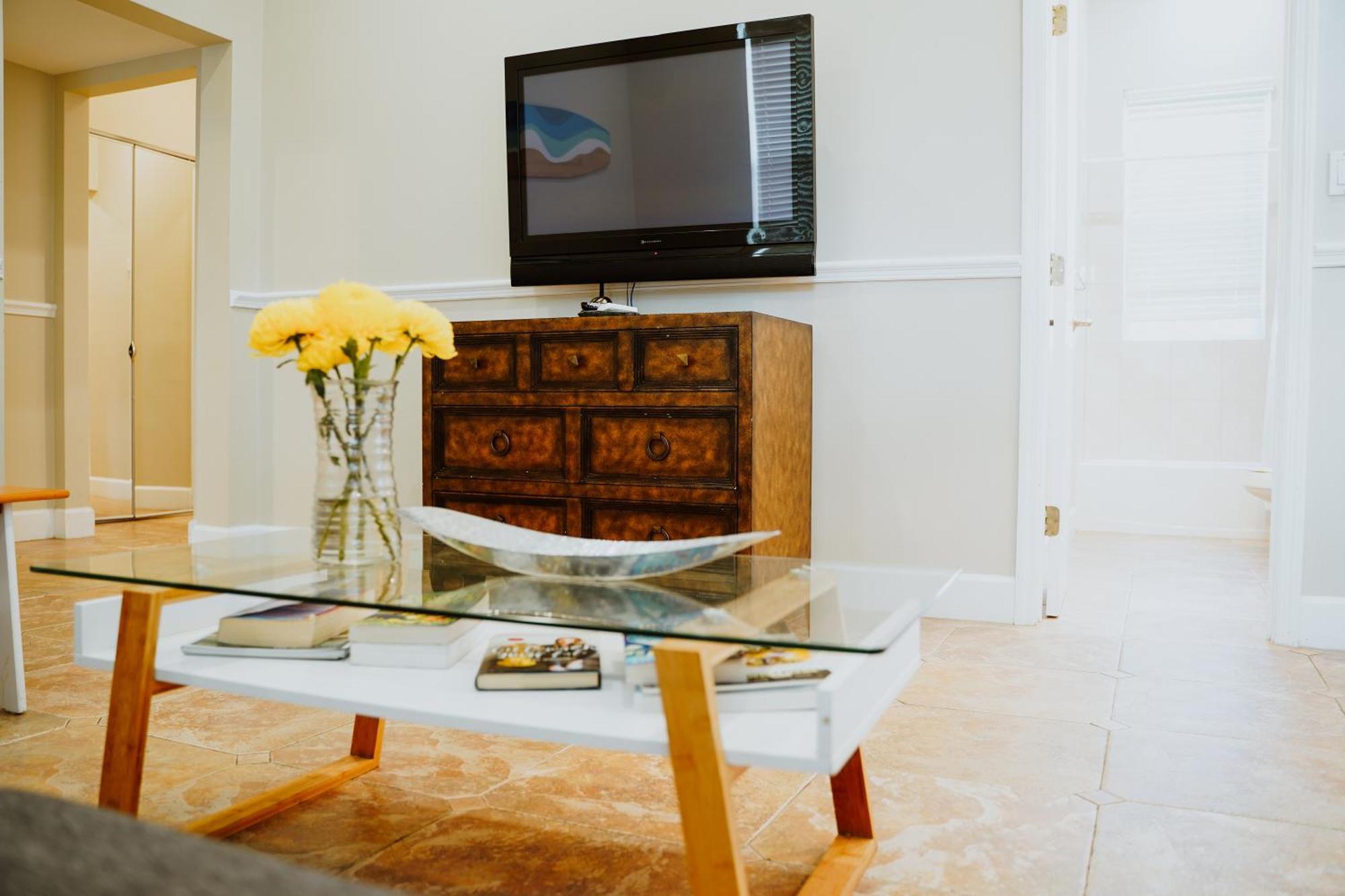 Shangri-La Boutique Bed & Breakfast West Bay Номер фото